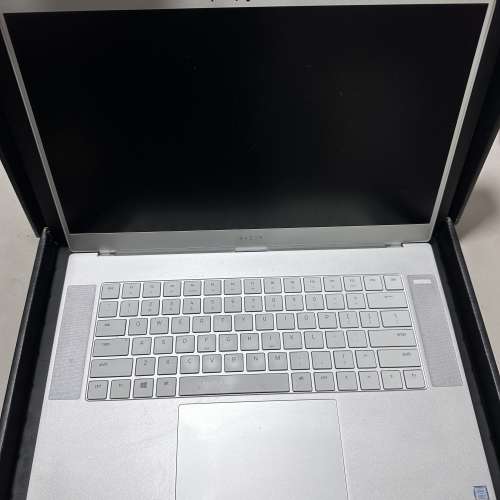 Razer blade 15 mercury  i7 rtx 2070 240hz gaming alienware asus Rog zephyrus