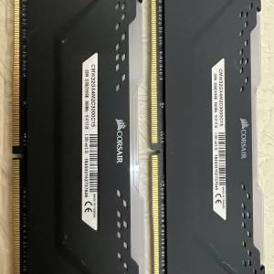 DDR4 RAM 有8條一共4套
