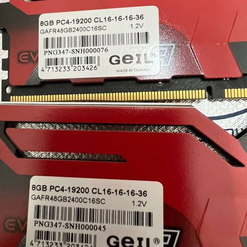 DDR4 RAM 有8條一共4套