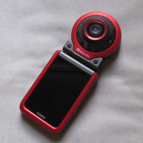 CASIO EX-FR100 分體數碼相機、16mm超廣角、美顏功能