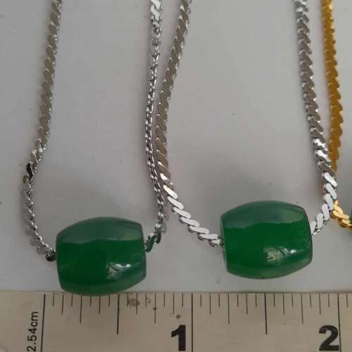 一手四條緬甸乾青路路通 13 x 14mm 連16 /18吋銅頸鏈共售 200元,單一條100 元。no....