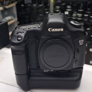 CANON 5D + BG-E6