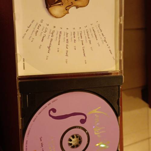 華裔陳美小提琴家，made in Holland 錄音音吾錯，試器材一流，冇咩花冇i舊版！售$100