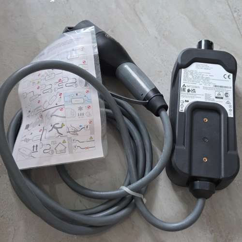 BMW Flex Charger 2.0 全新連家用英制插頭, 可SUPPORT 3相11KW / 7KW 或 13A  慢充
