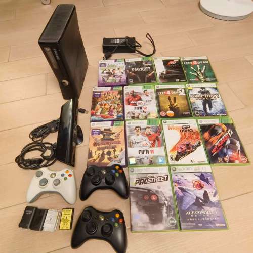 Xbox 360 + 3 手掣 + 14隻遊戲碟