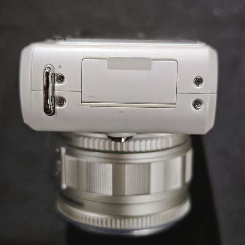 Panasonic GF1 松下 樂聲 + Olympus 奧林巴斯 14-42 14mm 42mm  14 42 跟1電一充連...