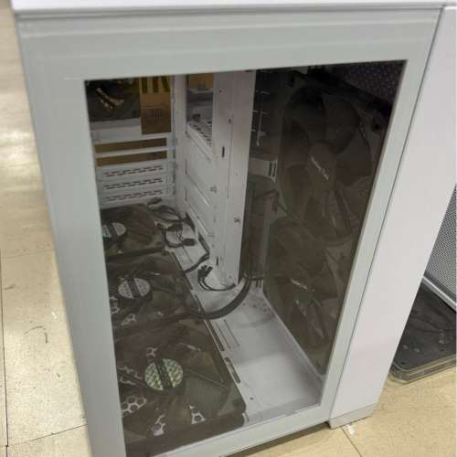 LIAN LI O11 MINI 機箱 送9把風扇