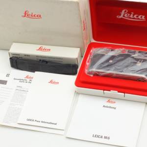 包装精美的徕卡 M6 Titan 钛金属相机，品质优良