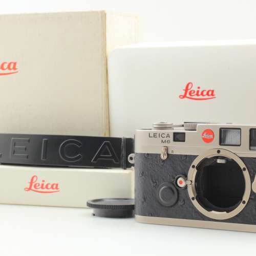 包装精美的徕卡 M6 Titan 钛金属相机，品质优良