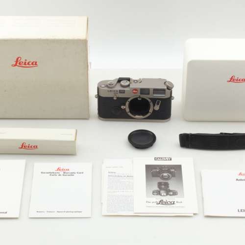 包装精美的徕卡 M6 Titan 钛金属相机，品质优良