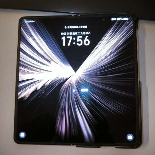 出售95%新 金色honor magic V5。