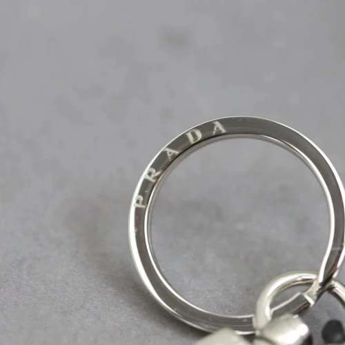 全新Prada鎖匙扣