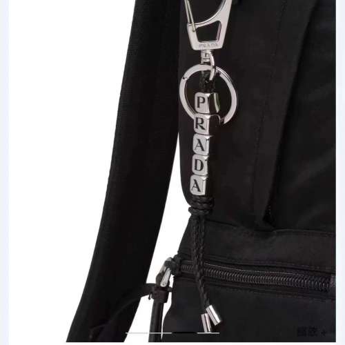 全新Prada鎖匙扣