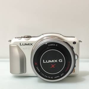 Panasonic DMC-GF5 + Panasonic 14-42mm f3.5-5.6