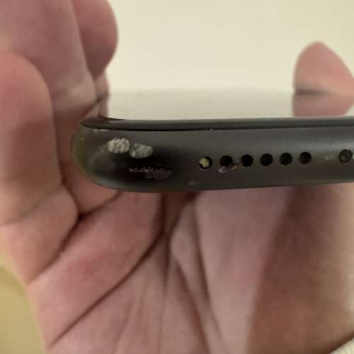 85% 新 港行 iPhone 11 128GB 黑色