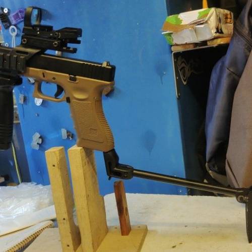 Glock17 突擊手槍, CQB 攻房利器