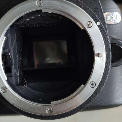 放已少用NIKON 60機連KIT鏡18-55mm3.5-5.6G II ED鏡連樂聲閃燈一套=$1200(不議)