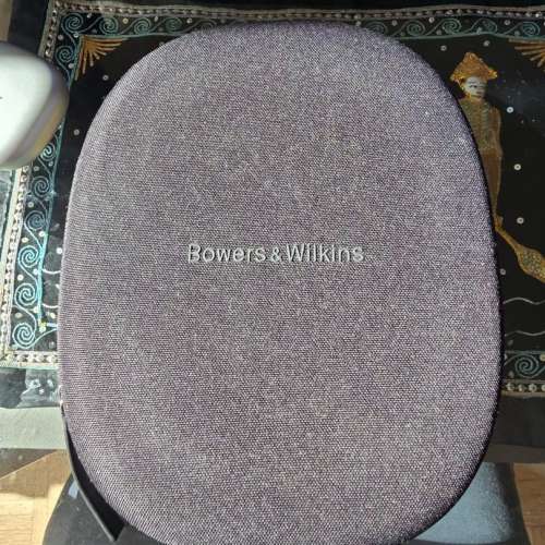 Bowers & Wilkins PX8 黑色 淨耳機 + 保護套