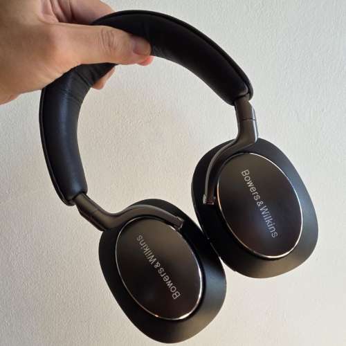 Bowers & Wilkins PX8 黑色 淨耳機 + 保護套