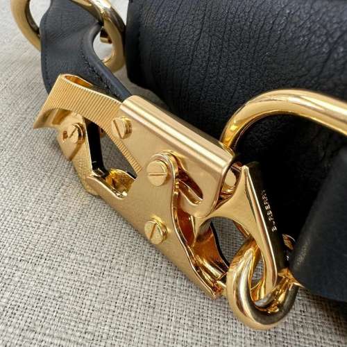 全新Burberry新款Knight Bag