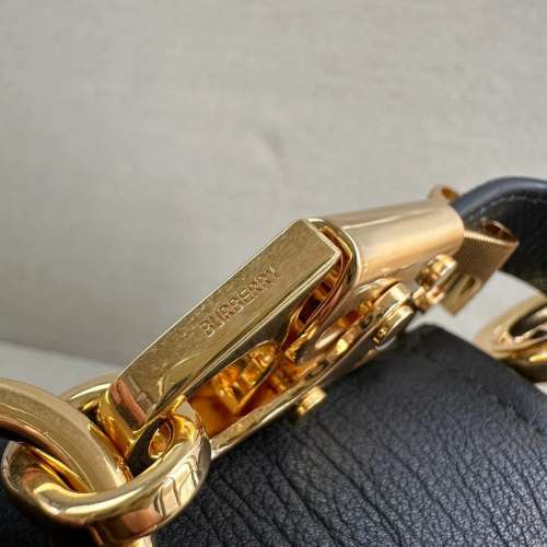 全新Burberry新款Knight Bag