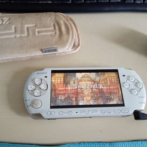 85%新 psp 2000 型號 跟 8G Memory Card 和火牛同遊戲機套