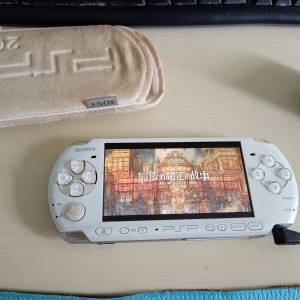 85%新 psp 2000 型號 跟 8G Memory Card 和火牛同遊戲機套