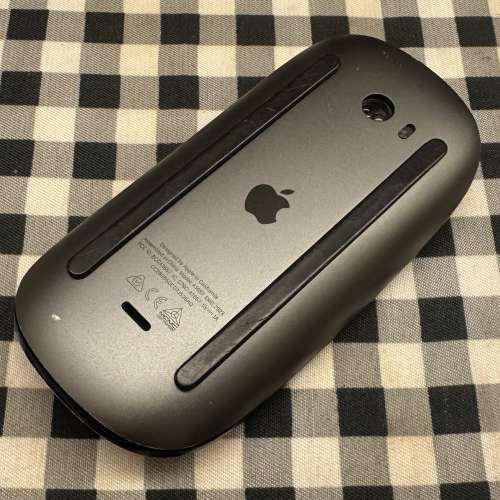 Apple Magic Mouse 2 滑鼠 黑色 行貨 95%新  有輕微使用痕跡 電量和操作全正常 跟iM...