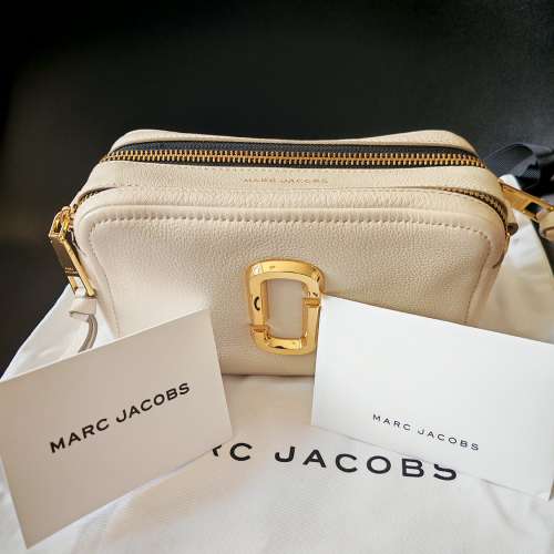 MARC JACOBS 真皮肩帶包包 （M0014592 106）