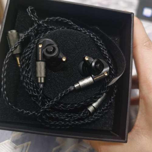 Acoustune HS1300SS full set 9成新