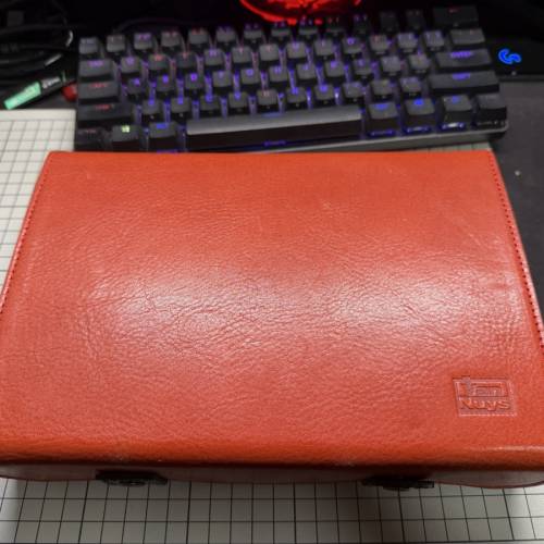 VanNuys 皮製耳機收納盒 (6格）