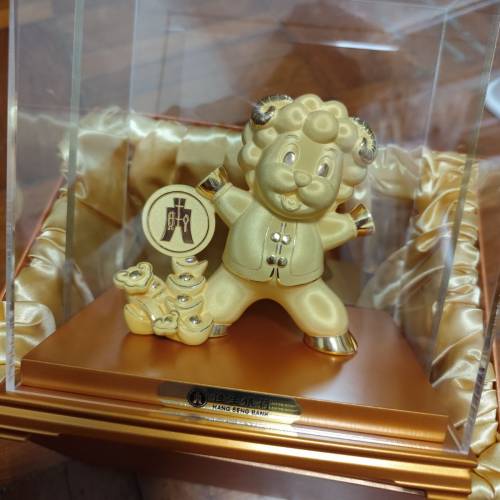 恆生銀行just gold 金羊擺設連禮盒