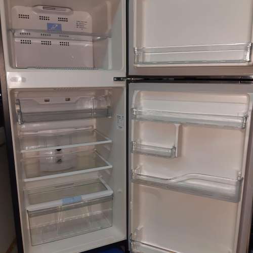 8 成新HITACHI 日立鈦金屬色雪櫃