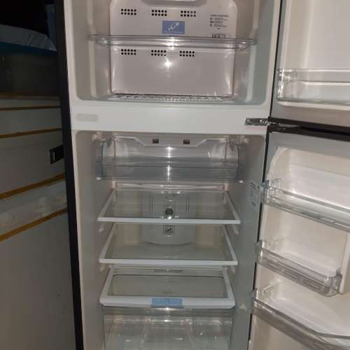 8 成新HITACHI 日立鈦金屬色雪櫃