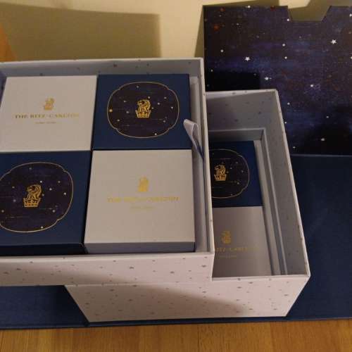 香港麗思卡爾頓酒店「星。月」迷你蛋黃奶黃月餅 盒 - $40