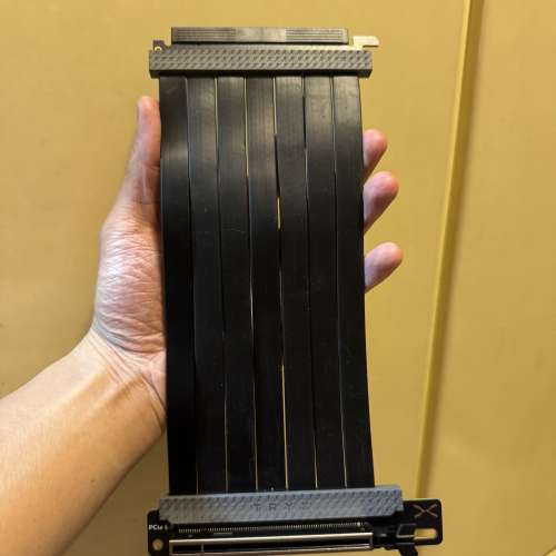 TRYX STRING PCIe 5.0 x16 延長線