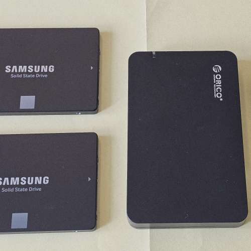 兩隻 2.5吋 500G SAMSUNG 850EVO SSD + ORICO 外置硬碟盒