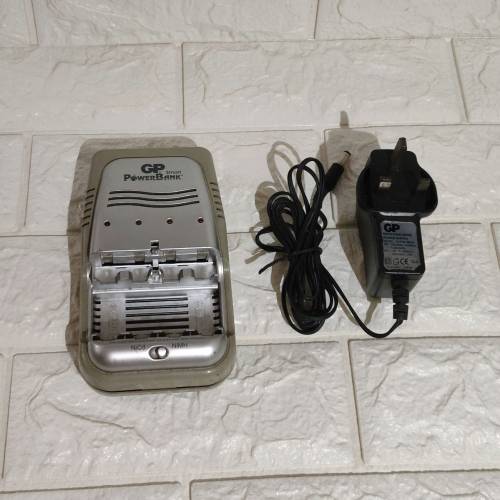 90%新GP POEER BANK Smat GPPB01 AA/AAA快速充電池機