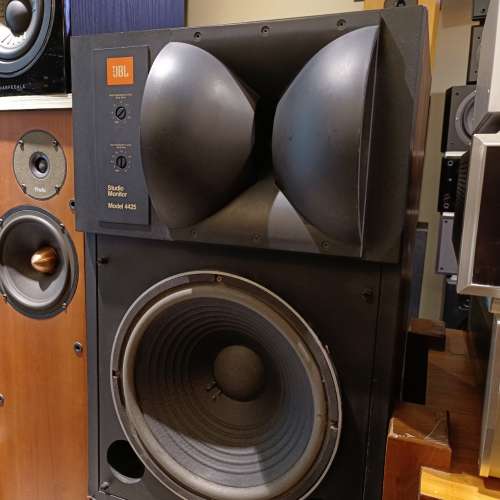 JBL 4425