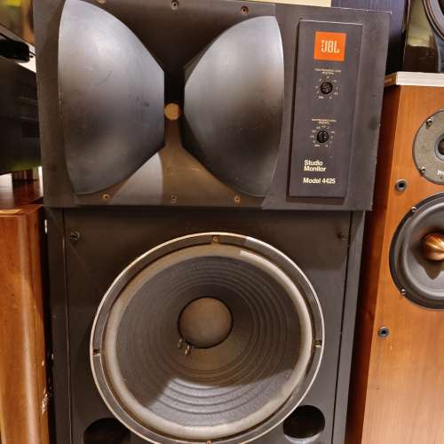 JBL 4425