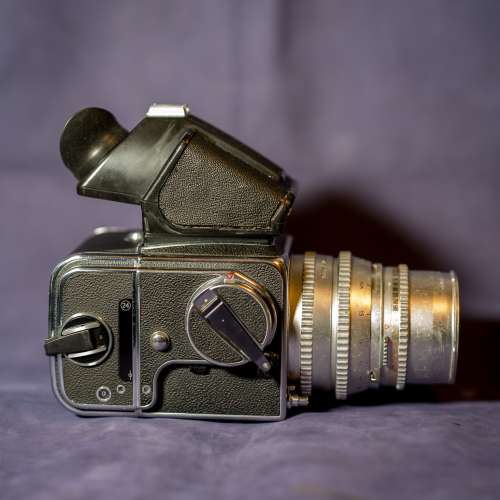 hasselblad 500c後期版本 (500cm一樣) & 150mm F/4 c & a24 film back