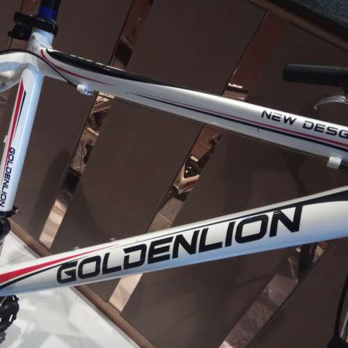 GOLDEN   LION，（老名牌）鋁合金 山地車  大平賣