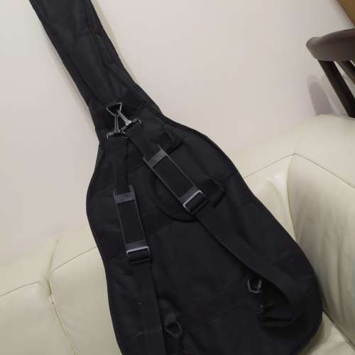 木吉他跟吉他袋