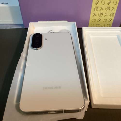 Samsung A56 霧淺灰色