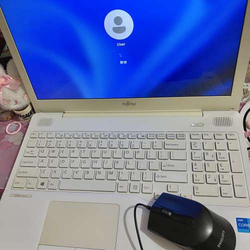 ♡Fujitsu 珍珠白色Notebook AH556 i5-6200、16G RAM  500Harddisk