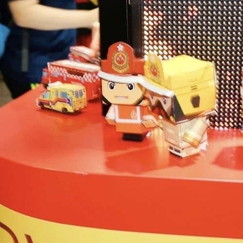 💖香港消防署🧯刋物、Q版立體摺紙模型、Q版消防車🚒匙扣、行山扣