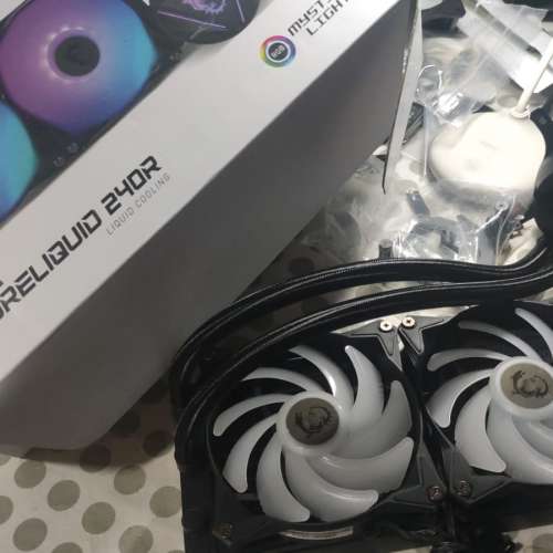 MSI MAG CORELIQUID 240R 水冷散熱器