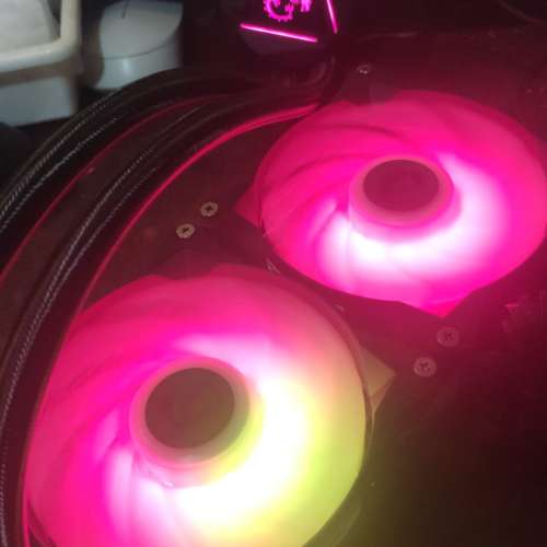 MSI MAG CORELIQUID 240R 水冷散熱器