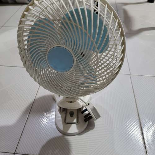9吋風扇葉片7吋左右搖擺座枱掛牆壁床頭上均可，屯門良景取