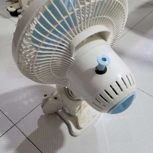 9吋風扇葉片7吋左右搖擺座枱掛牆壁床頭上均可，屯門良景取